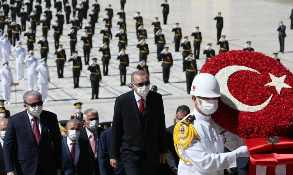 Στρατηγοί ζητούν από τον Ερντογάν να αποκηρύξει την Δύση αλλιώς θα πέσει!
